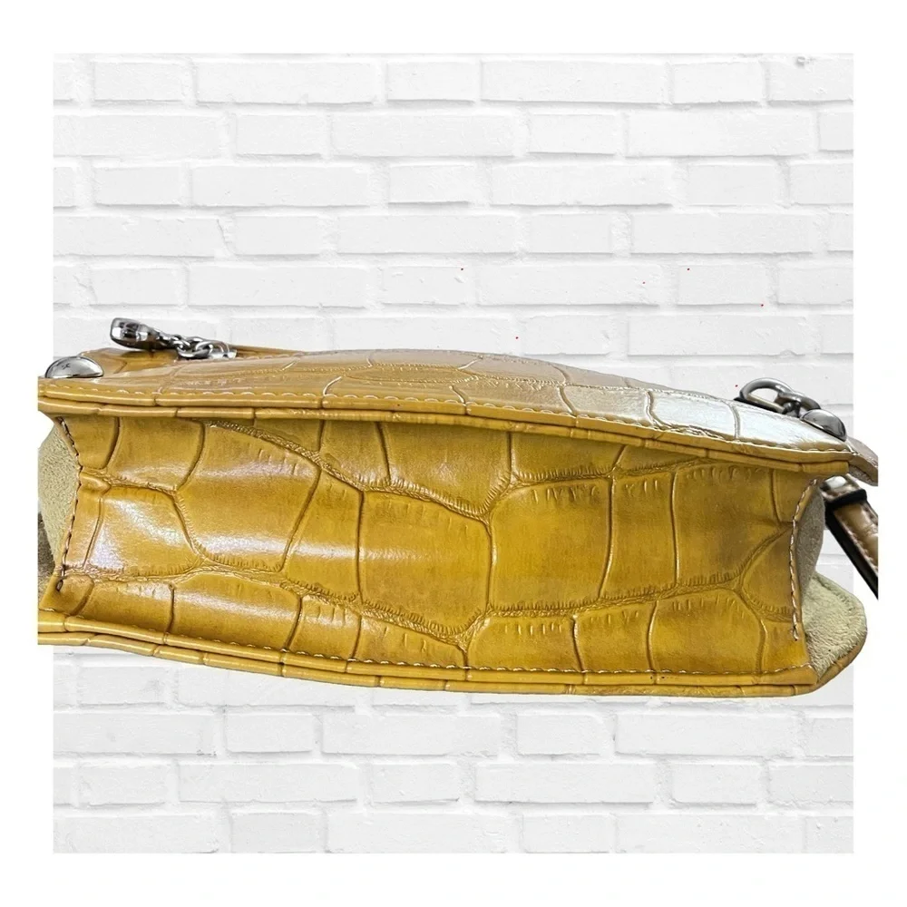 Vintage Kathy Van Zeeland Y2K Yellow Clutch Wristlet Heart Twee Indie Sleaze